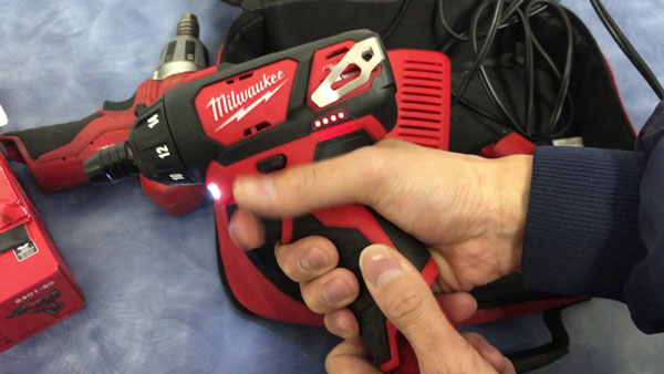 Milwaukee m12 Screwdriver